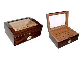 Cigar humidor for 50 cigars