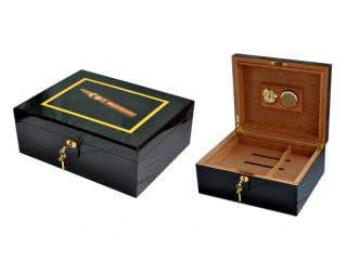 Cigar humidor for 50 cigars