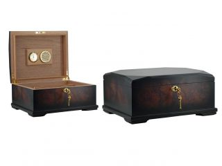 Cigar humidor for 50 cigars