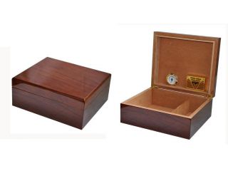 Cigar humidor for 25 cigars